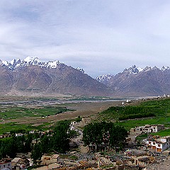 Zanskar, vue sur la plaine de Padum du monastère de Karsha.