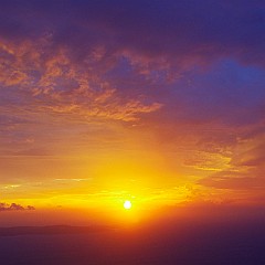 Coucher de soleil vu de l'île Lopévi, Vanuatu.